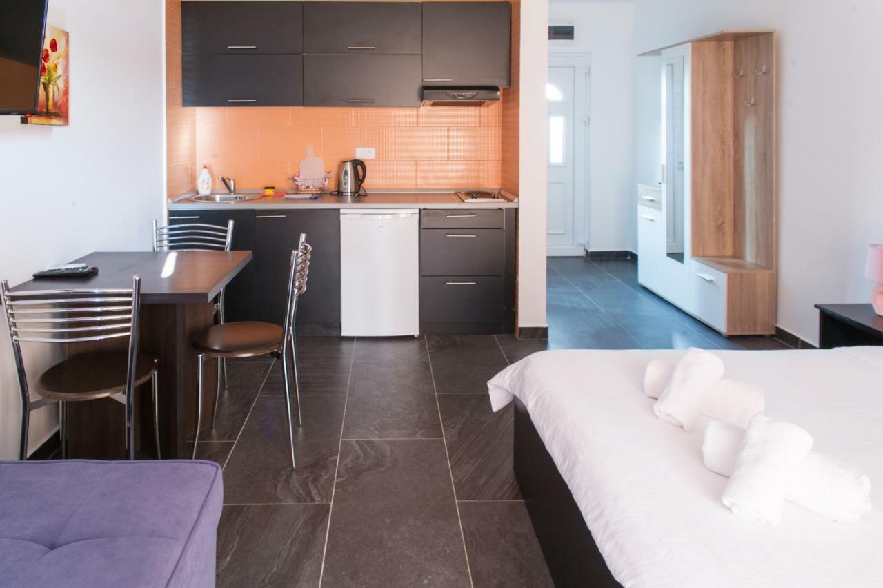 Alessandra Apartments スヴェティ・ステファン エクステリア 写真